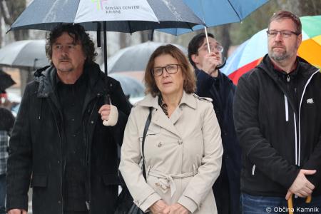 Dobrodošel mamut v Kamniku je dobil svoje mesto bronasti mamut v naravni velikosti, ki stoji v Mamutovem parku (23)